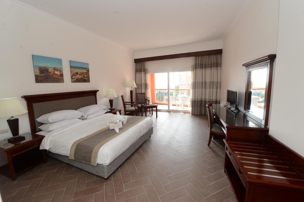 Savanna Empire Spa & Resort Ataqah ภายนอก รูปภาพ