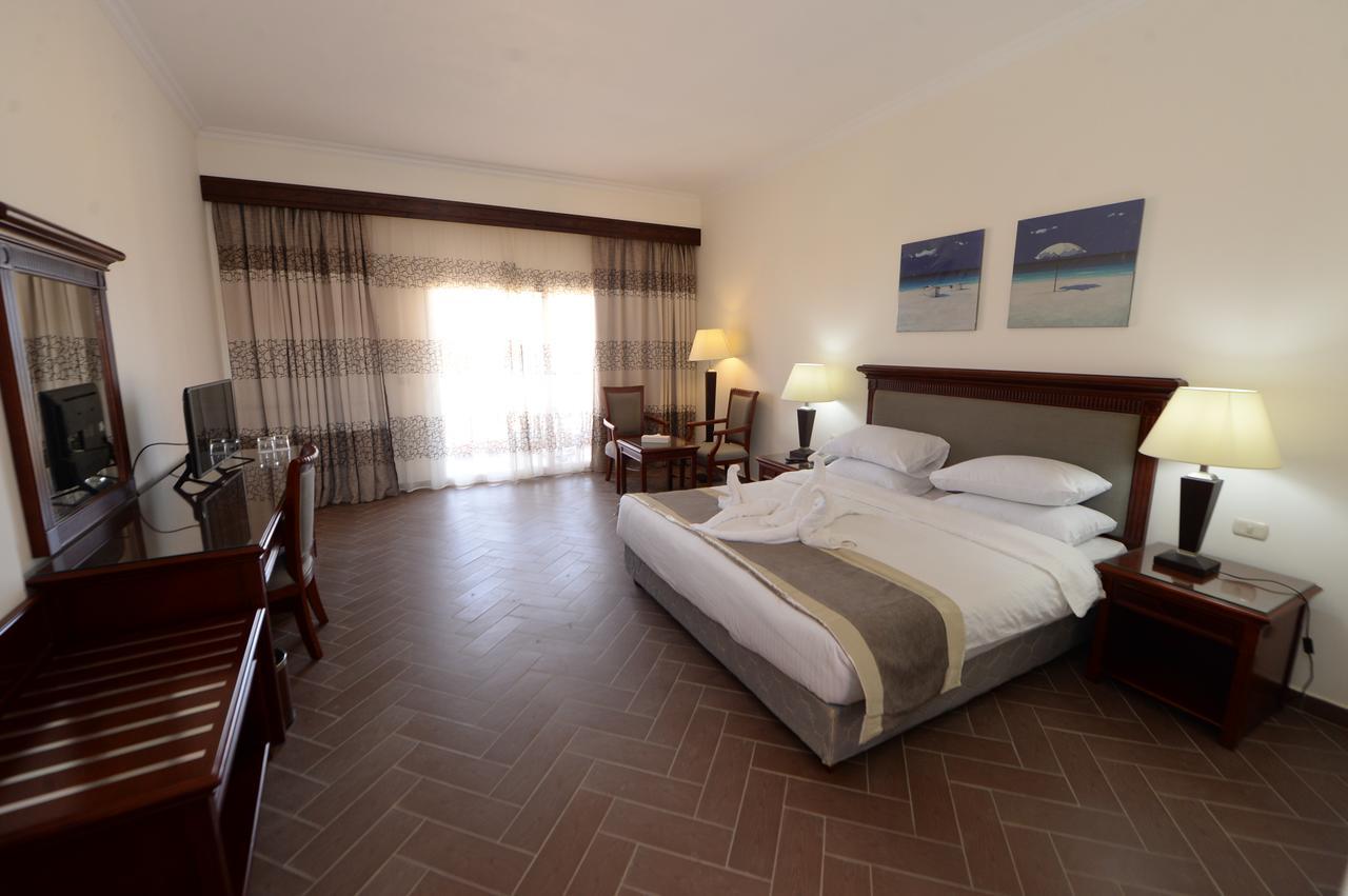 Savanna Empire Spa & Resort Ataqah ภายนอก รูปภาพ